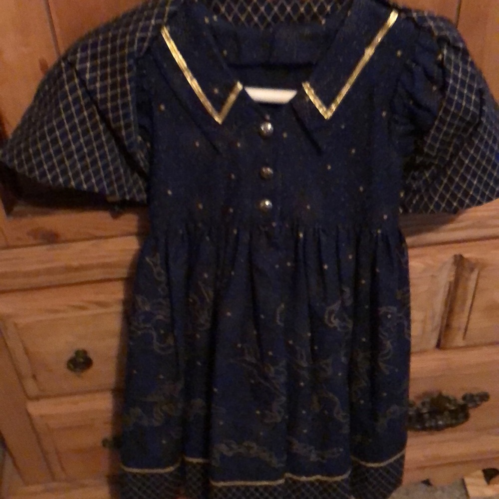 Size 8 little girls dress. navy blue angel print - Picture 3 of 3